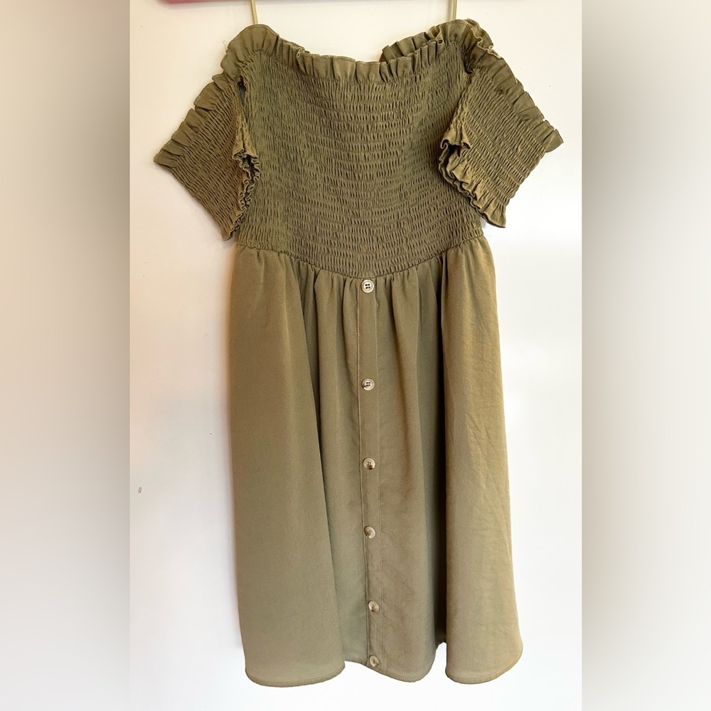 IJOAH green off the shoulder button down dress